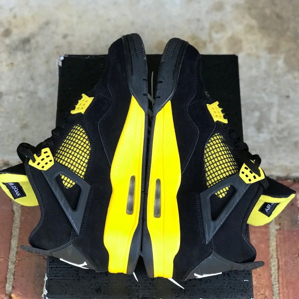 Air Jordan Retro 4 Thunder Size 13